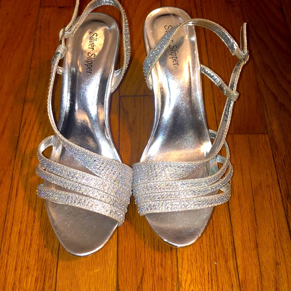 Silver rhinestone heals
